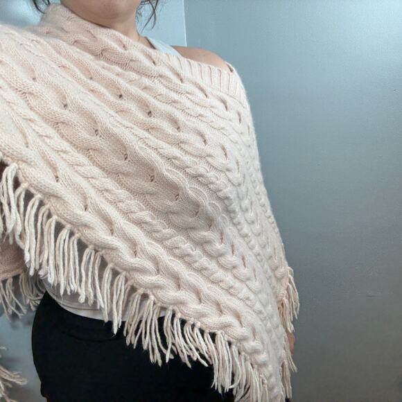 Banana Republic Angora Wool Cable Knit Fluffy Fringe Poncho M/L Soft Cozy Winter - Picture 8 of 8
